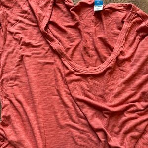 Old navy rust distressed t shirt